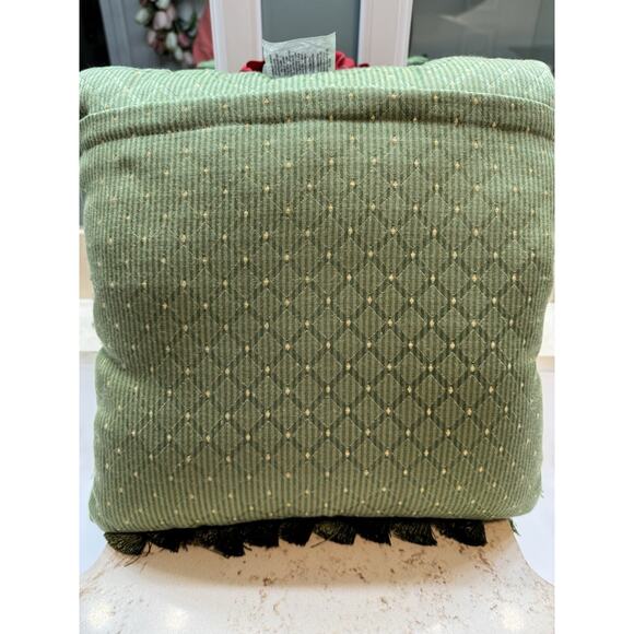 C & F Enterprises Pillow Wool Needlepoint Magnolia 14” X 14” Zip Cover - Picture 3 of 11